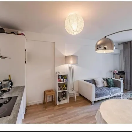 Ingrat Apartment *